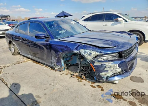 2015 Dodge Charger Sxt z USA, uszkodzony, nr VIN 2C3CDXHG0FH824519